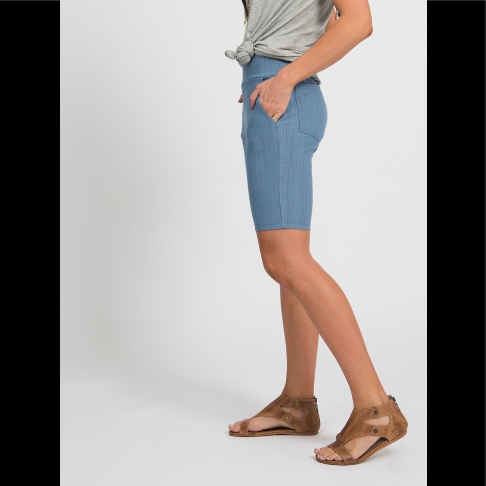 New with tags Trouser light denim shorts